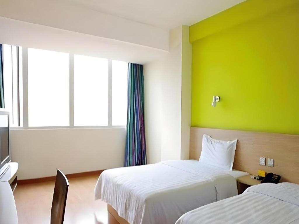 7 Days Inn Luzhou Commercial Pedestrian Street Center Luaran gambar